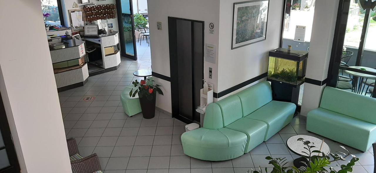 Hotel Penny Rimini Exterior foto
